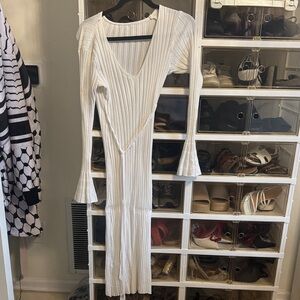 Elegant White Ribbed Knit Dress